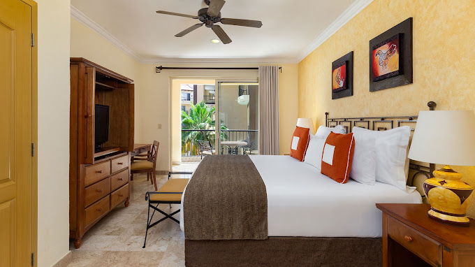 4BR Penthouse Suite at Villa del Arco